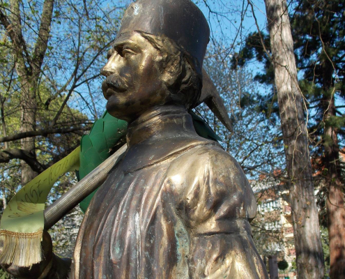 banyasz-szobor-soproni-egyetem