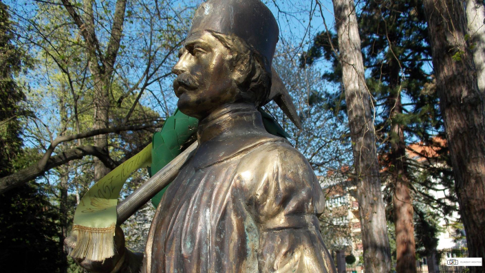 banyasz-szobor-soproni-egyetem