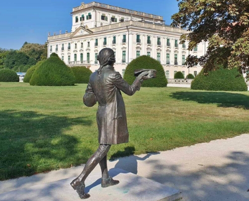 esterhazy-kastely-fertod-haydn-szobor